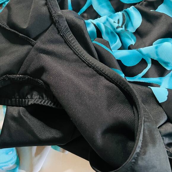 Trim Shaper Layered One Piece Swimsuit Size 14 - Picture 3 of 6